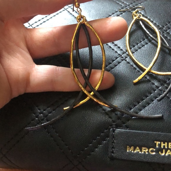 Gorgeous black/gold earrings from Santorini Greece - Picture 1 of 3